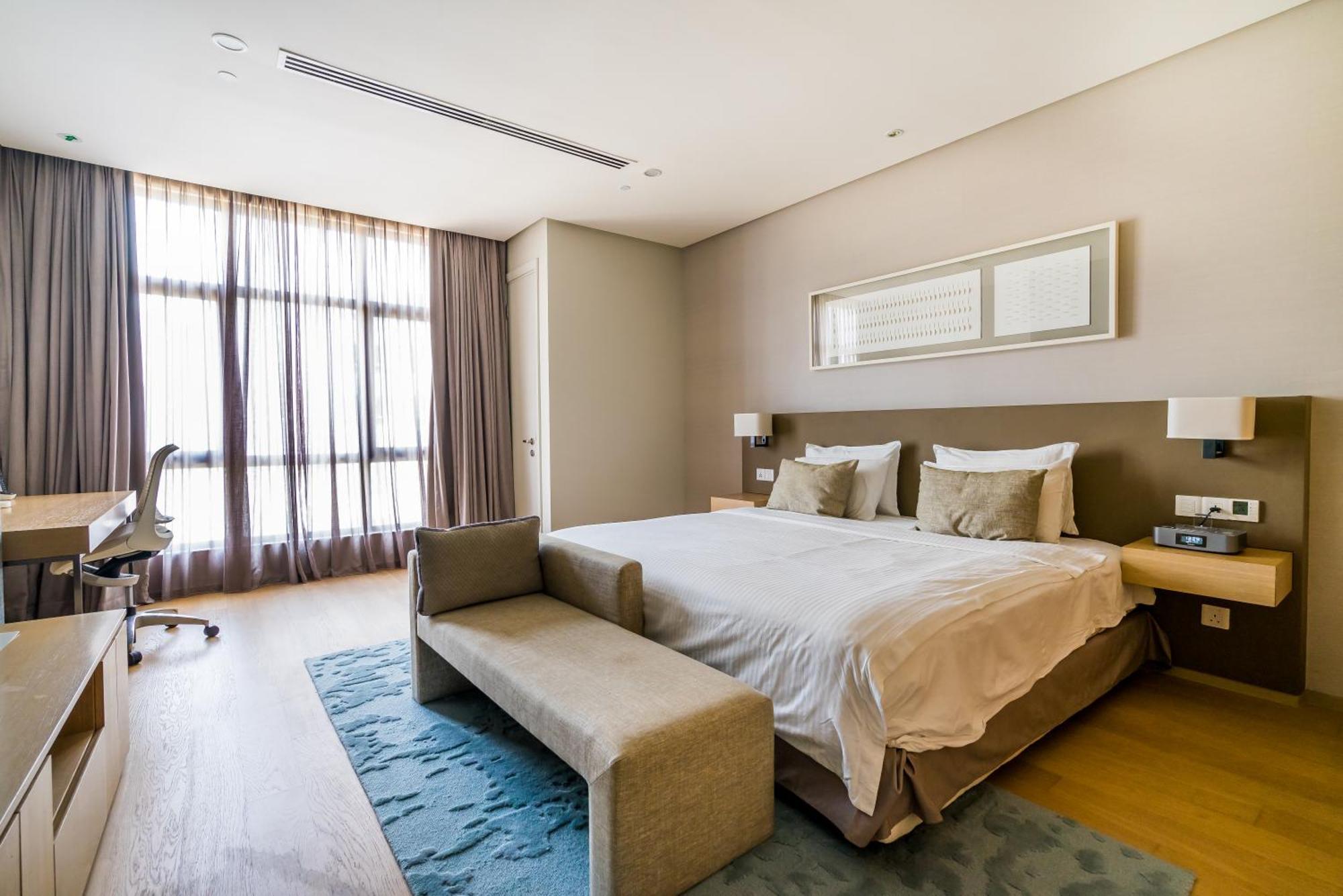 188 Premium By Plush Apartment