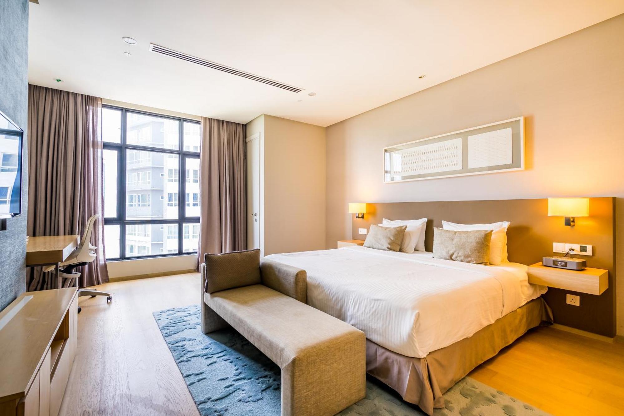 188 Premium By Plush Apartment