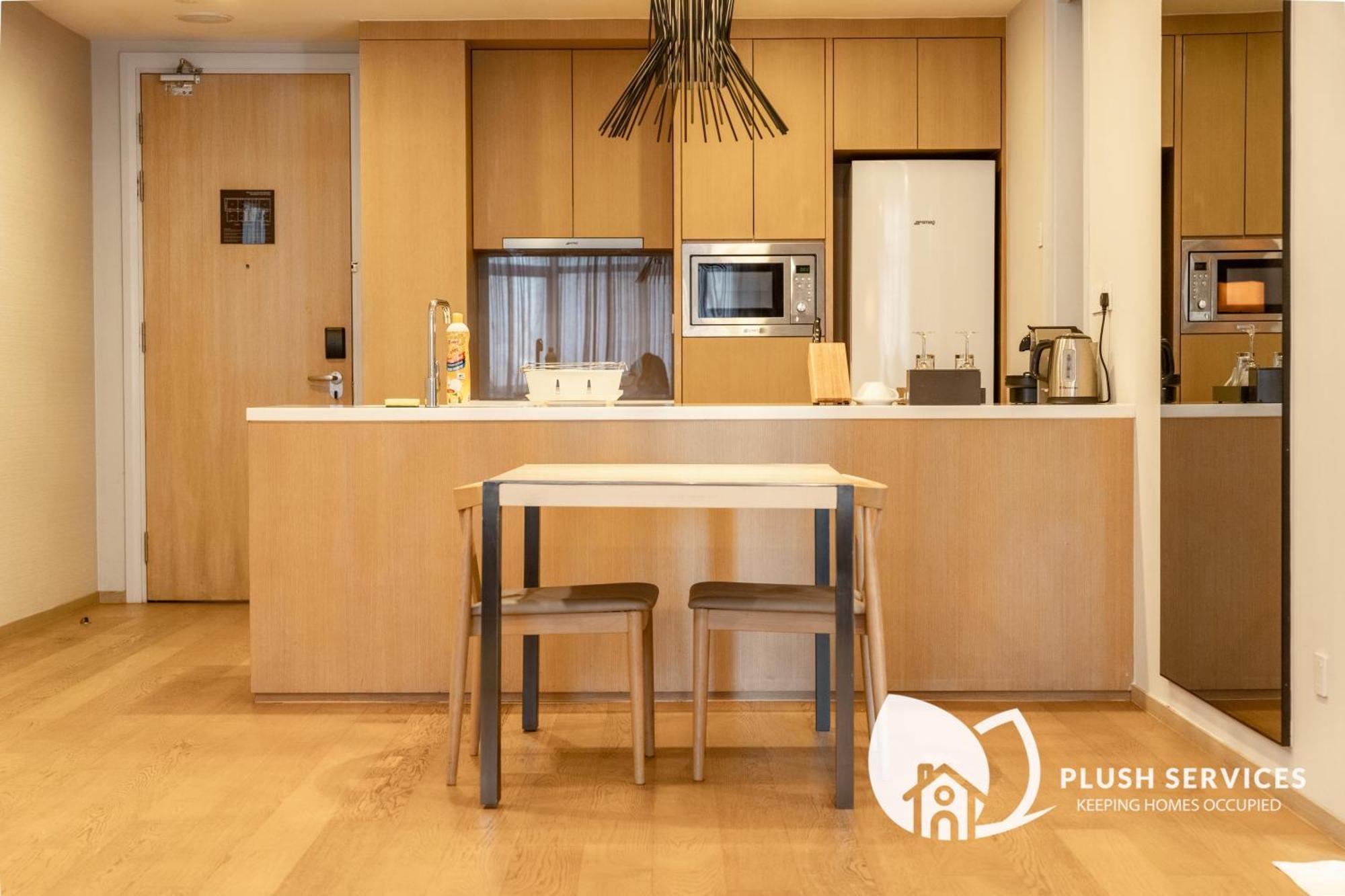 188 Premium By Plush Apartment